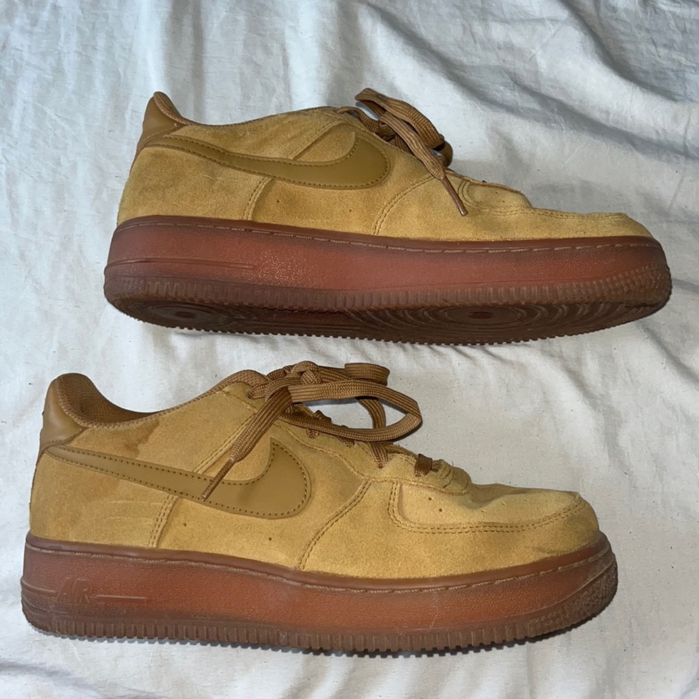 Nike Air Force 1 flax wheat gum